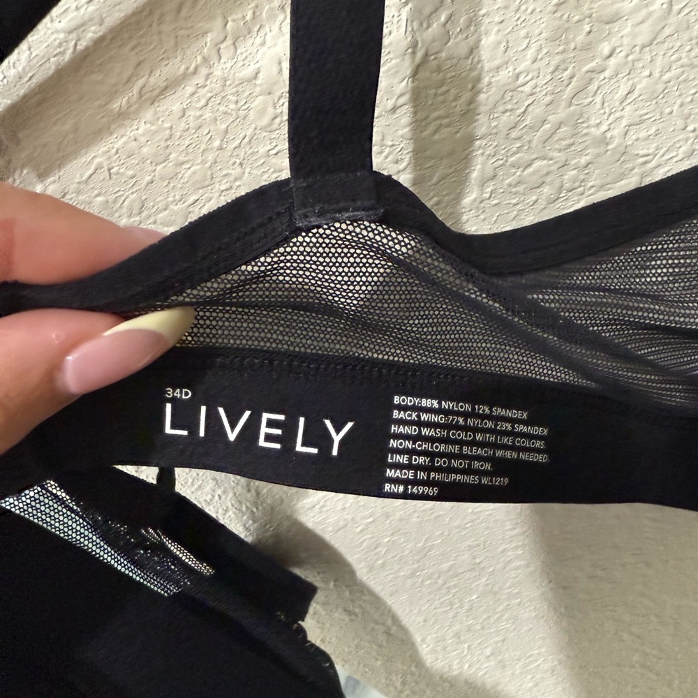 NWOT Lively Black Lace Bra - Picture 2 of 2